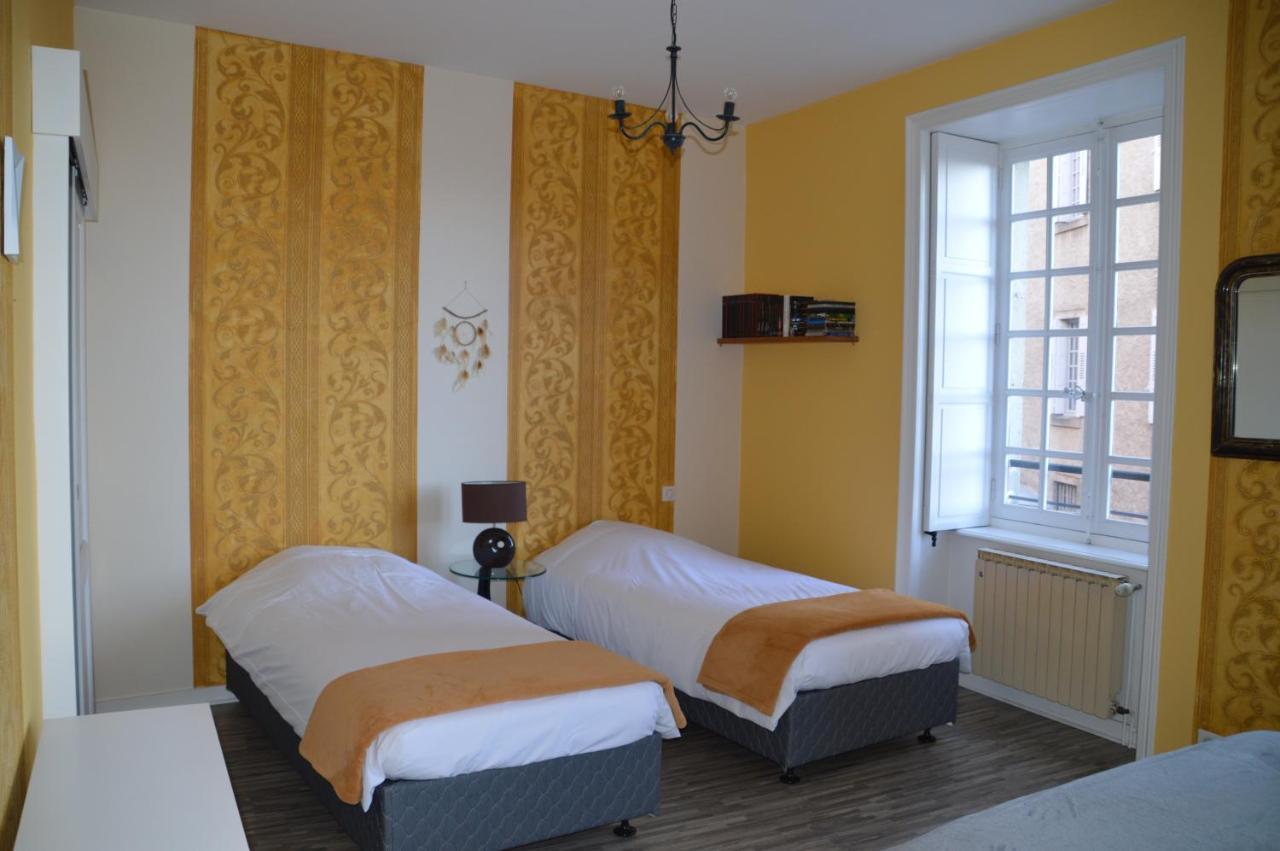 Maison Au Loup - Superbe Ancien Hotel Particulier Du Xvie Siecle Au Coeur De La Vieille Ville Du Puy Le Puy-en-Velay Exteriör bild